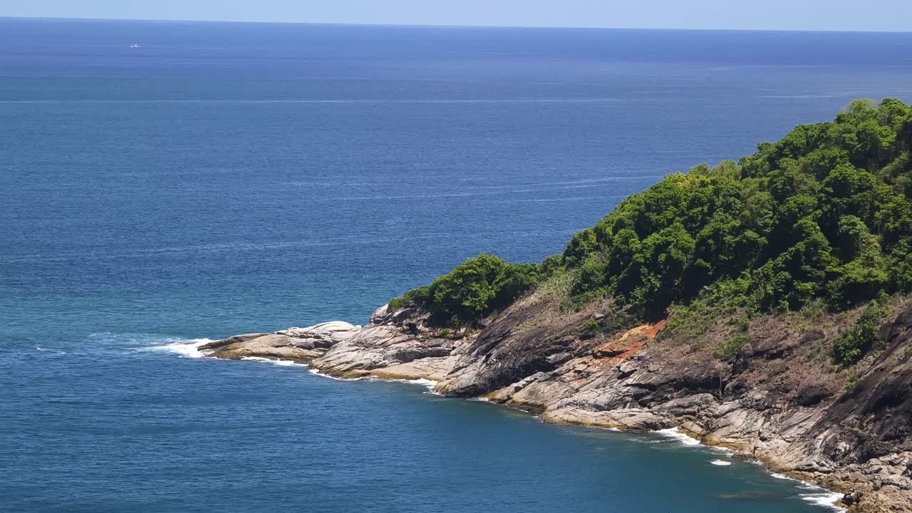 vista costera de una isla tropical