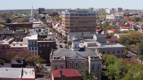 fotografía aérea de primer plano del antiguo edificio histórico de intercambio y mazmorra de provost en el barrio francés de charleston, carolina del sur