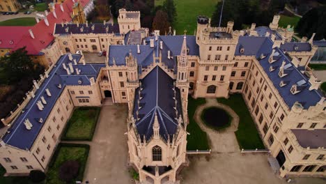 castillo de lednice en republica checa