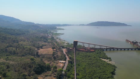 Puente-En-Un-Río-Vista-Superior-Alibag-India-Revdanda-Murud-Bridge-Saffronstays-Coral-Hues