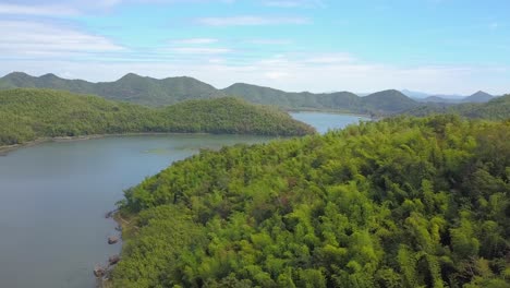 Hermoso-Embalse-Huai-Krathing-En-Tailandia--antena