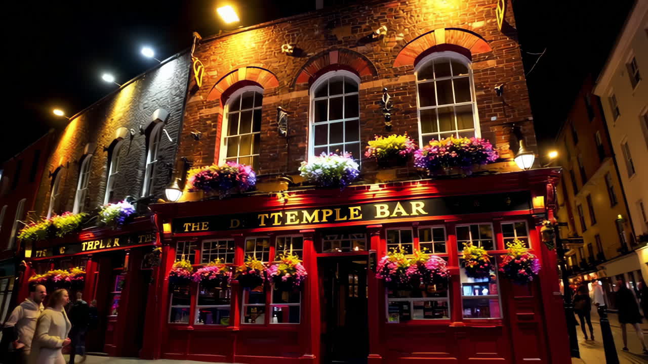 Vibrant Nightlife and Pubs in Dublin's Temple Bar