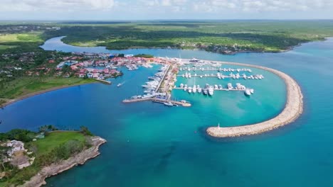 Scenic-Casa-de-Campo-Marina-in-La-Romana,-Dominican-Republic---aerial-arc-shot