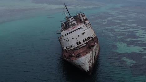 Shipwreck-concept