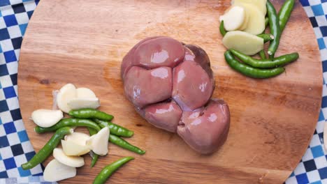 raw beef tripe with vegetables