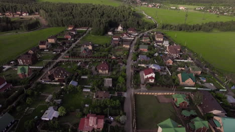 volando sobre el campo en rusia