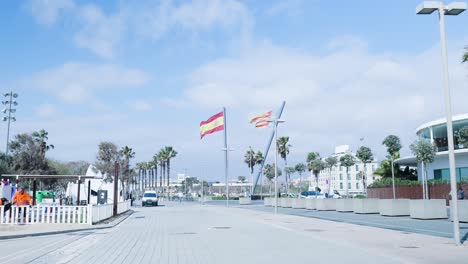 barcelona seaside promenade