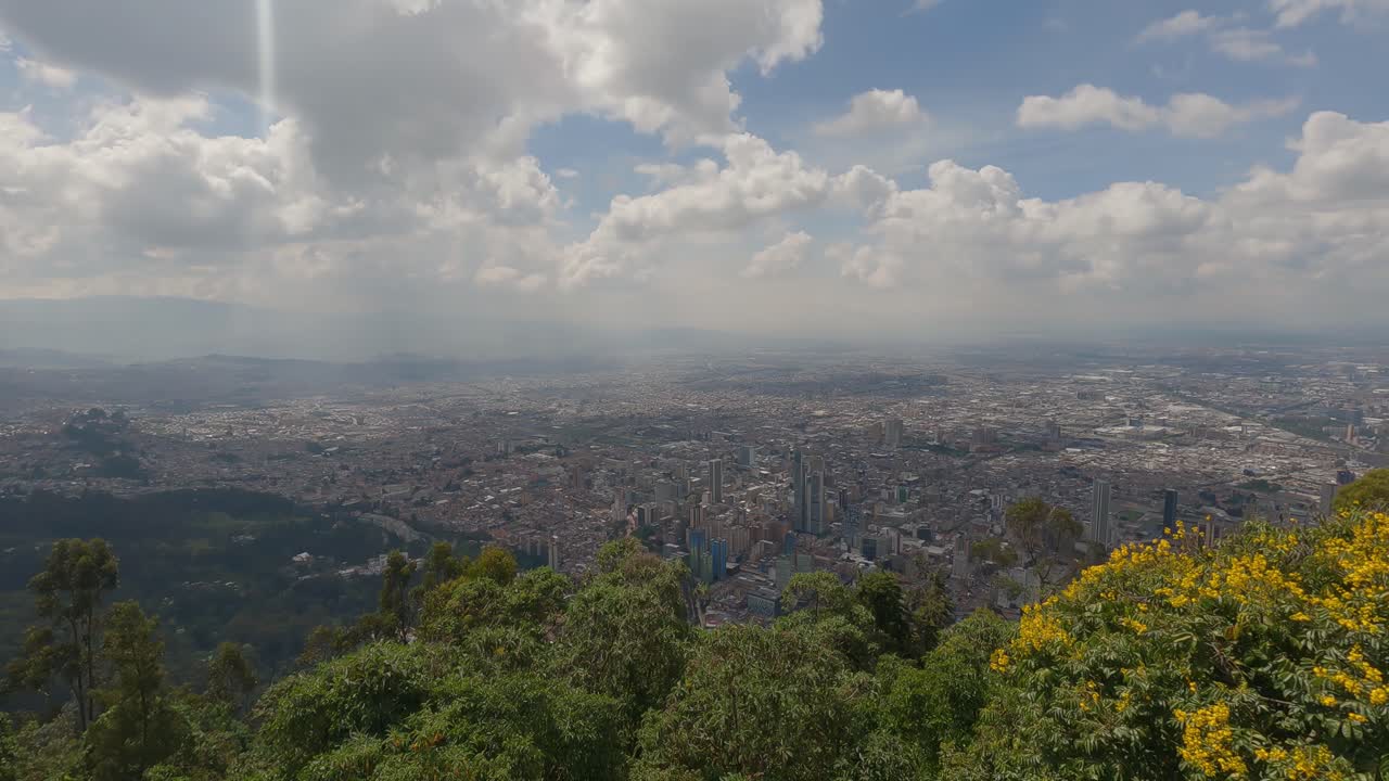 timelapse de la ciudad de bogotá desde el punto de vista de monserrate