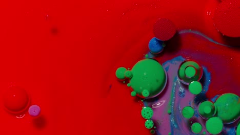 arte fluido abstracto con remolinos y burbujas coloridas