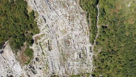 Antike-Heiligtumsstadt-Perperikon-In-Der-Nähe-Von-Kardzali-Im-östlichen-Rhodopengebirge,-Bulgarien