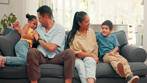 Family,-tickle-and-children-with-parents