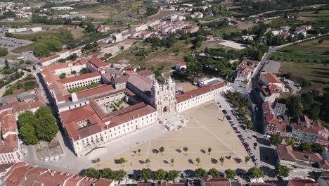 monasterio de alcobaça, la iglesia de estilo gótico primitivo, construida en portugal durante la edad media