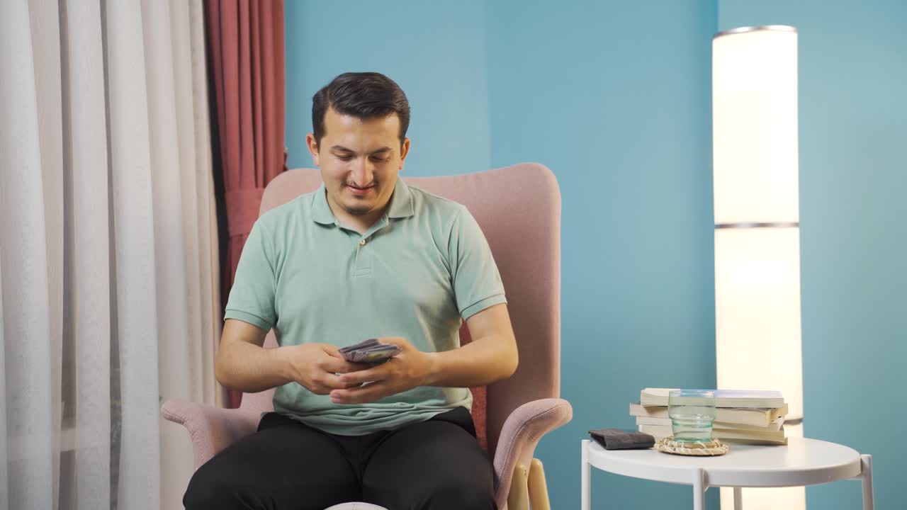 돈이 있는 부자는 행복합니다.