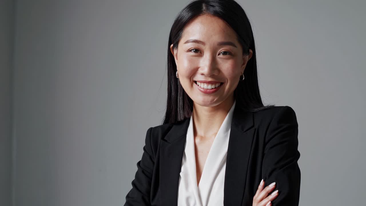 자신감 있는 사업가 여성 초상화