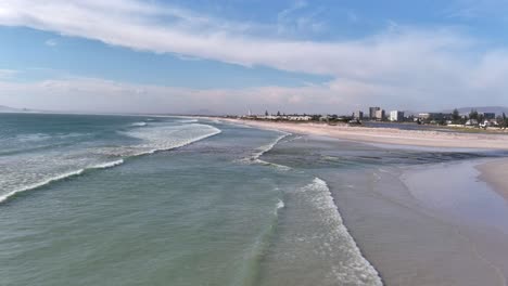 Luftaufnahme-Des-Lagunenstrandes-In-Kapstadt-Südafrika