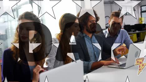 animación de estrellas y día de pizza sobre diversos empresarios en la oficina
