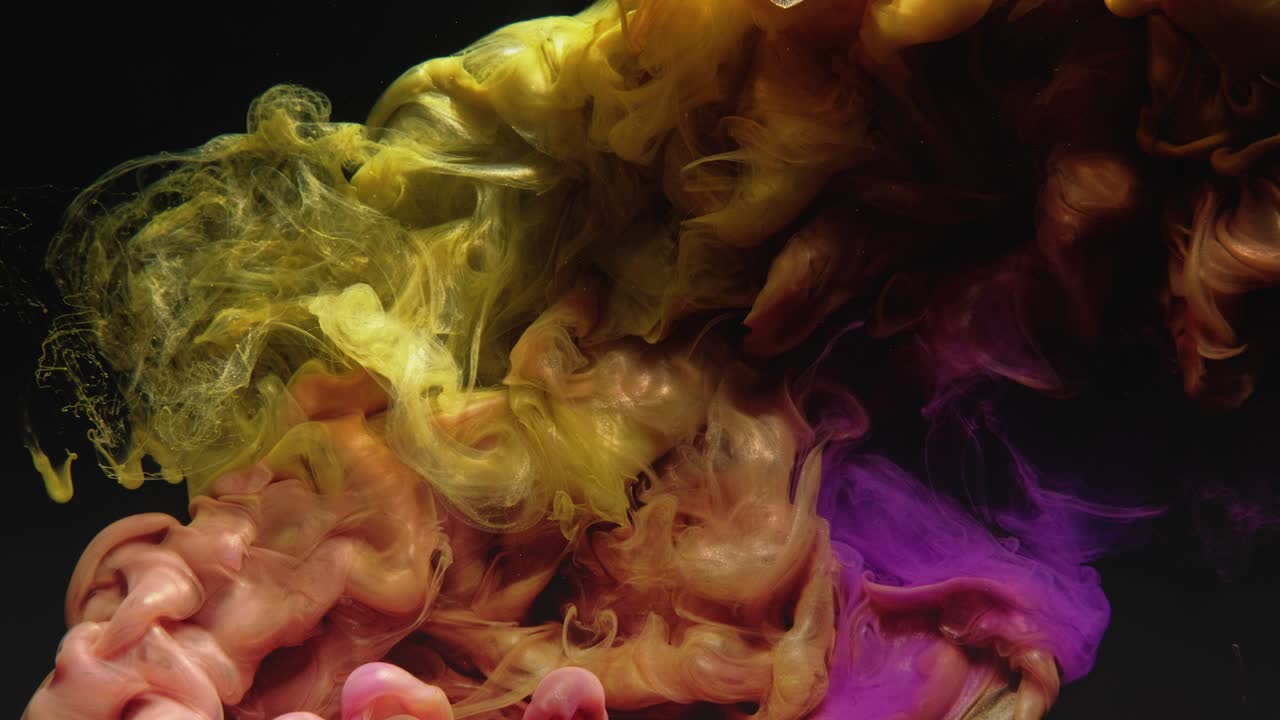 pintura de agua disparada color humo explosión amarillo púrpura