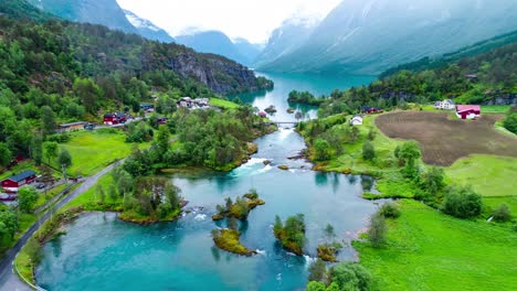 Lago-Lovatnet-Hermosa-Naturaleza-Noruega.