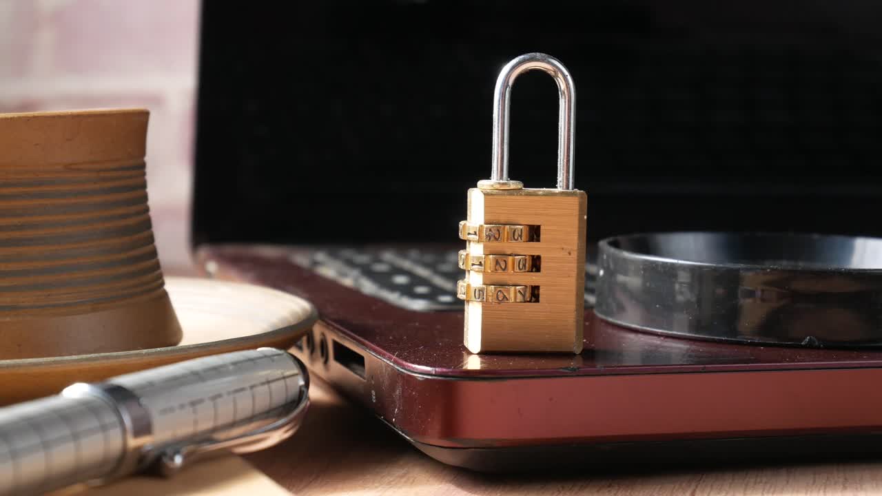 노트북의 조합 잠금