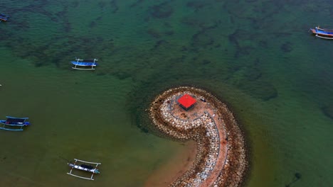 Scenic-View-Of-Sanur-Gazebo-With-Jukung-Fishing-Boats-In-Bali,-Indonesia