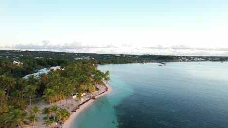 Tropischer-Caravelle-Strand-In-Guadeloupe-–-Exotisches-Urlaubsziel