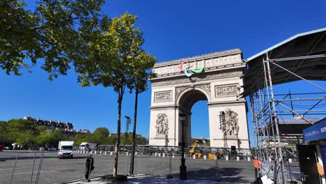 arc de triomphe monument paris france landmark on champs-élysées avenue boulevard