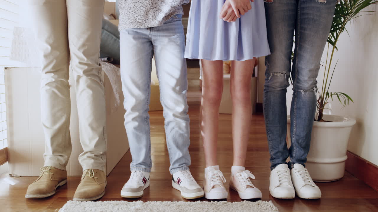 가족들은 줄을 서고 있습니다.