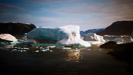 Muchos-Icebergs-Derretidos-En-La-Antártida