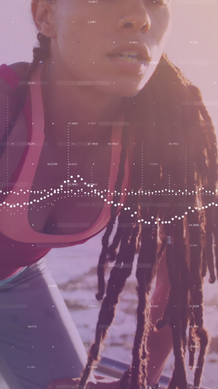 animación de manchas blancas sobre mujer biracial descansando en el paseo marítimo