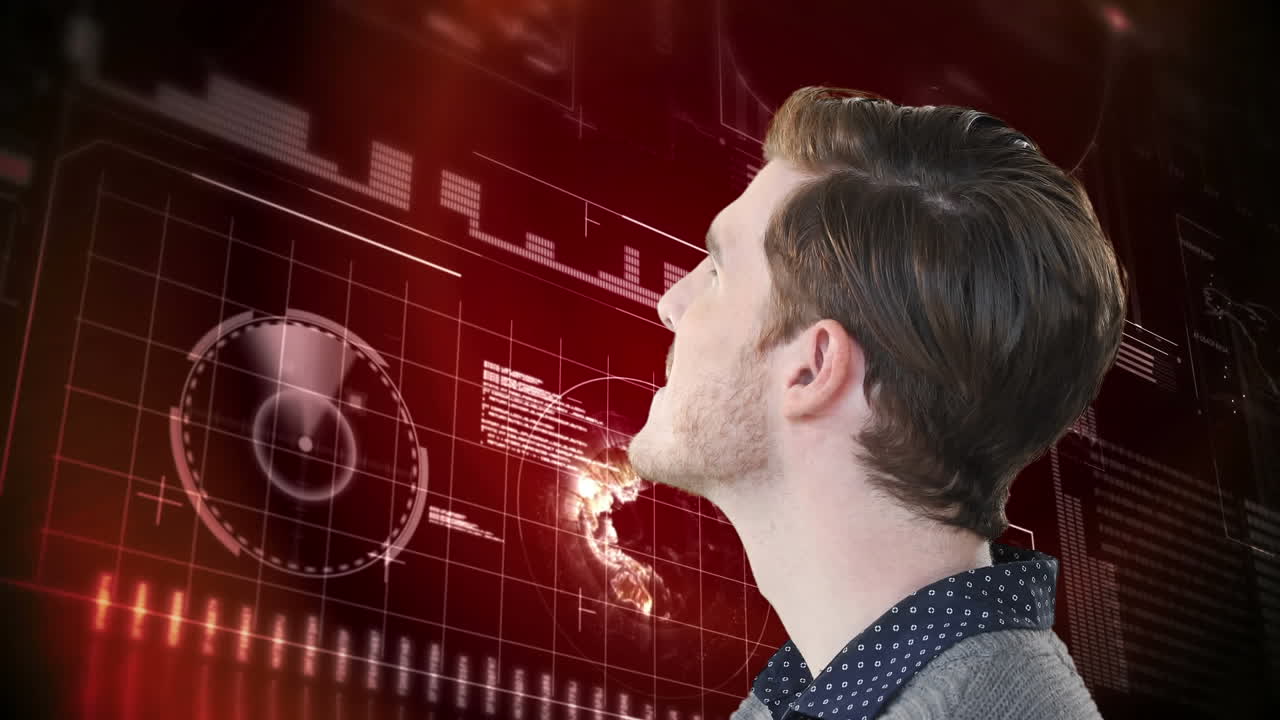 animación de un hombre de negocios caucásico sobre el procesamiento de datos en fondo rojo