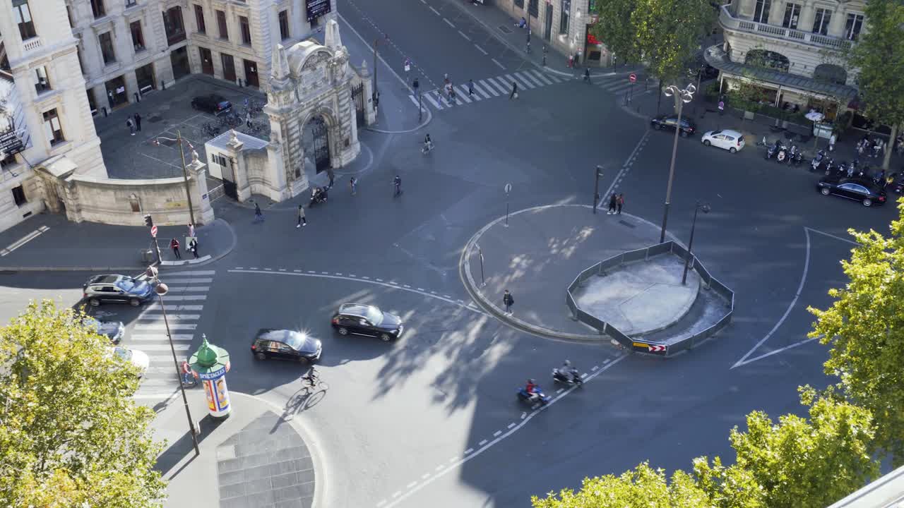 파리 프랑스의 자동차와 자전거가 있는 대도시 지역, 하향식
