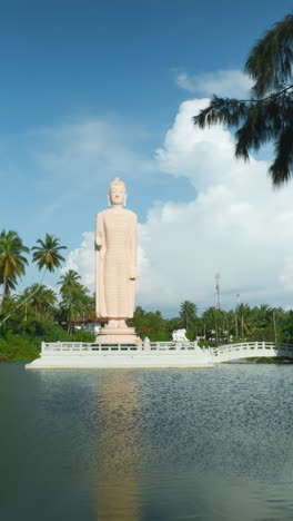 giant buddha statue in sri lanka