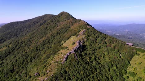 北卡罗来纳州的蛇山 (snake mountain) 是美国最著名的山峰之一