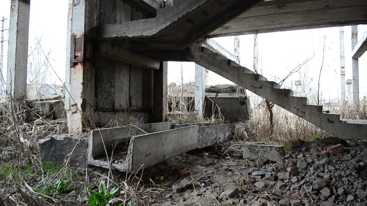 Piani dell'edificio incompiuto. Impianto incompiuto