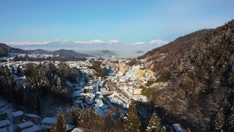 la ciudad del valle nevado en yamanouchi, nagano, japón