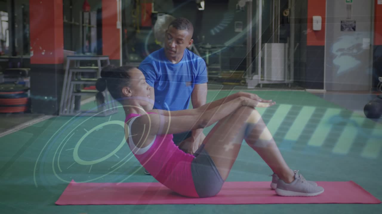 Client executing crunches on red fitness mat at trainer's cue with overlay highlighting alignment