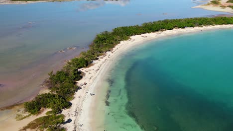 playas en cabo rojo cerca de faro los morillos en puerto rico