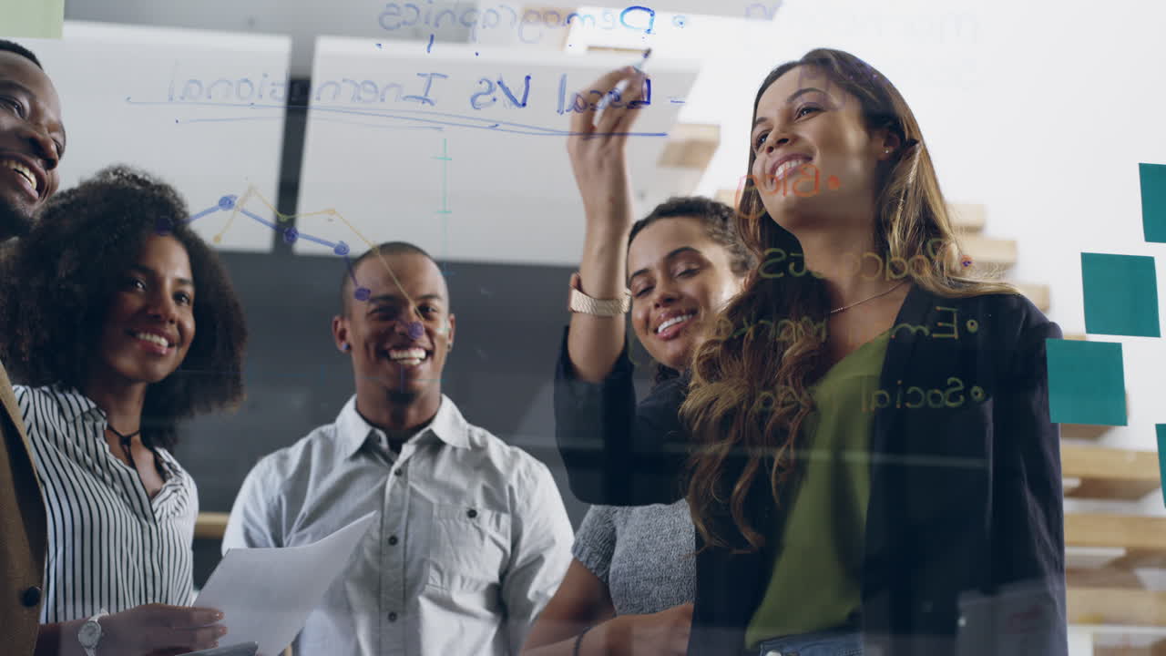 imágenes de video de 4k de un grupo diverso