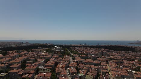 Drone-Aéreo-Con-Vista-A-La-Ciudad-3