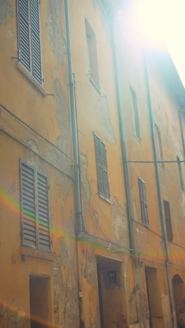 italian old town alleyway