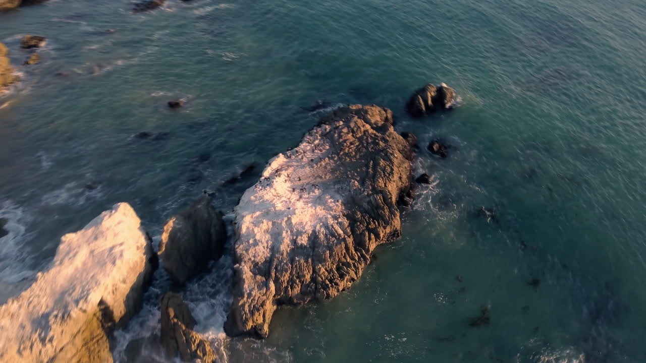 Tramonto sulla costa di Malibu