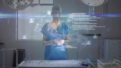 animación de la interfaz de datos digitales sobre una doctora caucásica