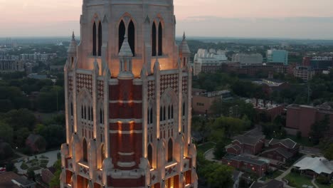 Torre-Del-Campus-De-Vanderbilt-Con-Luces-En-La-Noche