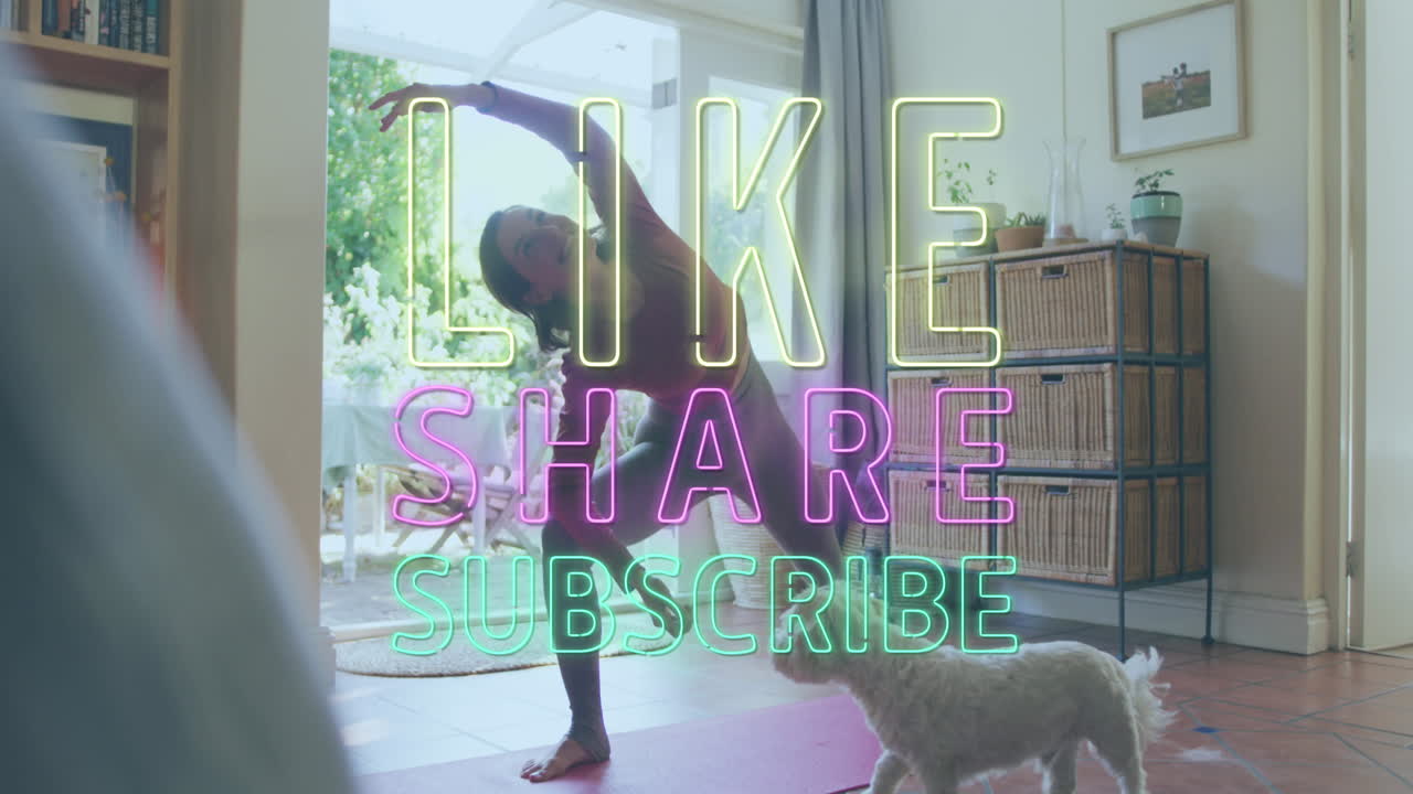 집에서 운동하는 여성에 대한 소셜 미디어의 애니메이션 공유 가입 텍스트