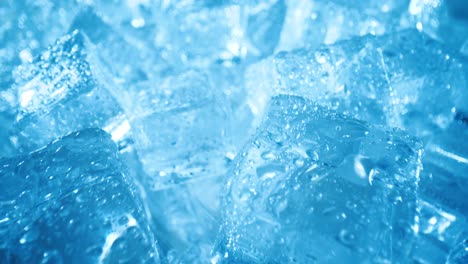 primer plano de cubitos de hielo, fondo abstracto.