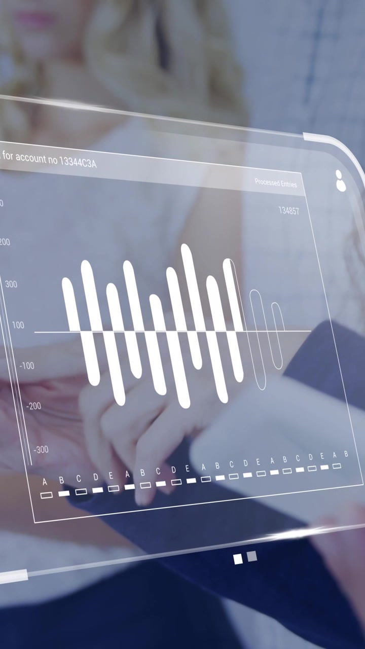 Animation af data på skærme over kaukasiske forretningskvinder med smartphones