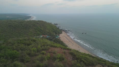 la playa de chapora en goa, india