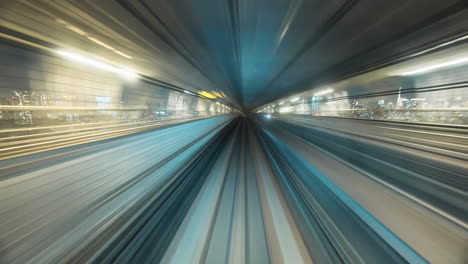 hyperlapse pociągu metra pov w tokio, japonia