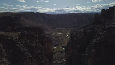 Cañón-Del-Río-Pinturas-En-La-Patagonia-Argentina