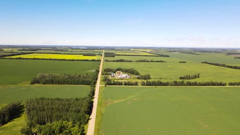 Alberta-Campo-Con-Carretera-Y-Acres